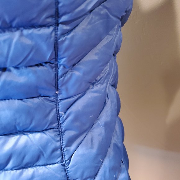 Two Toned Blue Down Vest (Small) - Picture 6 of 9